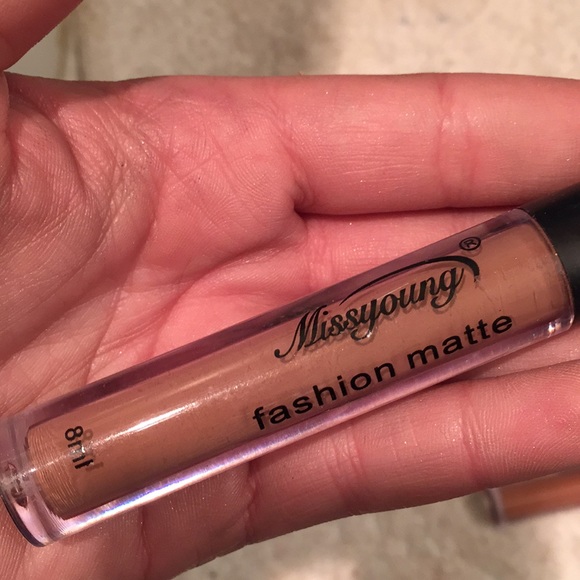 Miss Young Matte Lip Gloss (Set of 6) - Picture 6 of 8